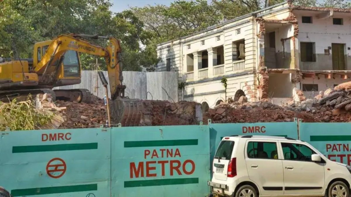 Brake Failure Triggers Tragic Metro Construction Accident in Patna: Two Dead
