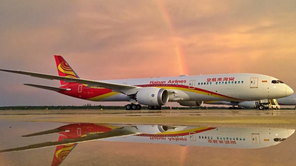 Engine Fire on Hainan Airlines Boeing 787 Sparks Mid-Air Crisis Over Rome