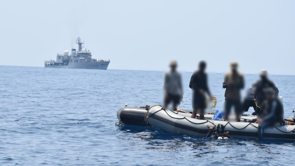 Indian Navy Ship Collides with Fishing Vessel Off Goa Coast; Search and Rescue Operations in Full Swing