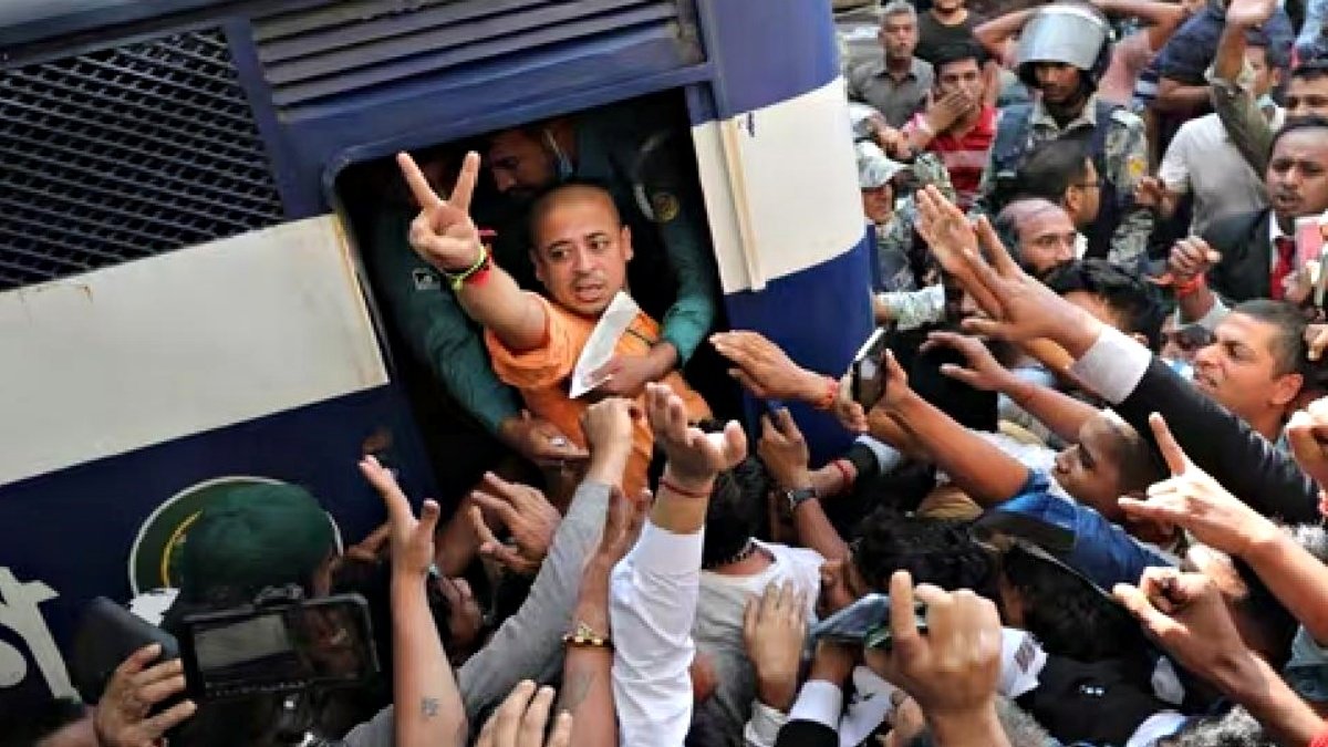 Bangladesh Tension: Lawyer Dies in Clash Over Arrest of Hindu Leader, ISKCON Appeals to India for Intervention