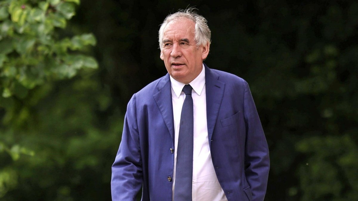 France’s Political Shakeup: François Bayrou Appointed Prime Minister Amid Historic No-Confidence Motion
