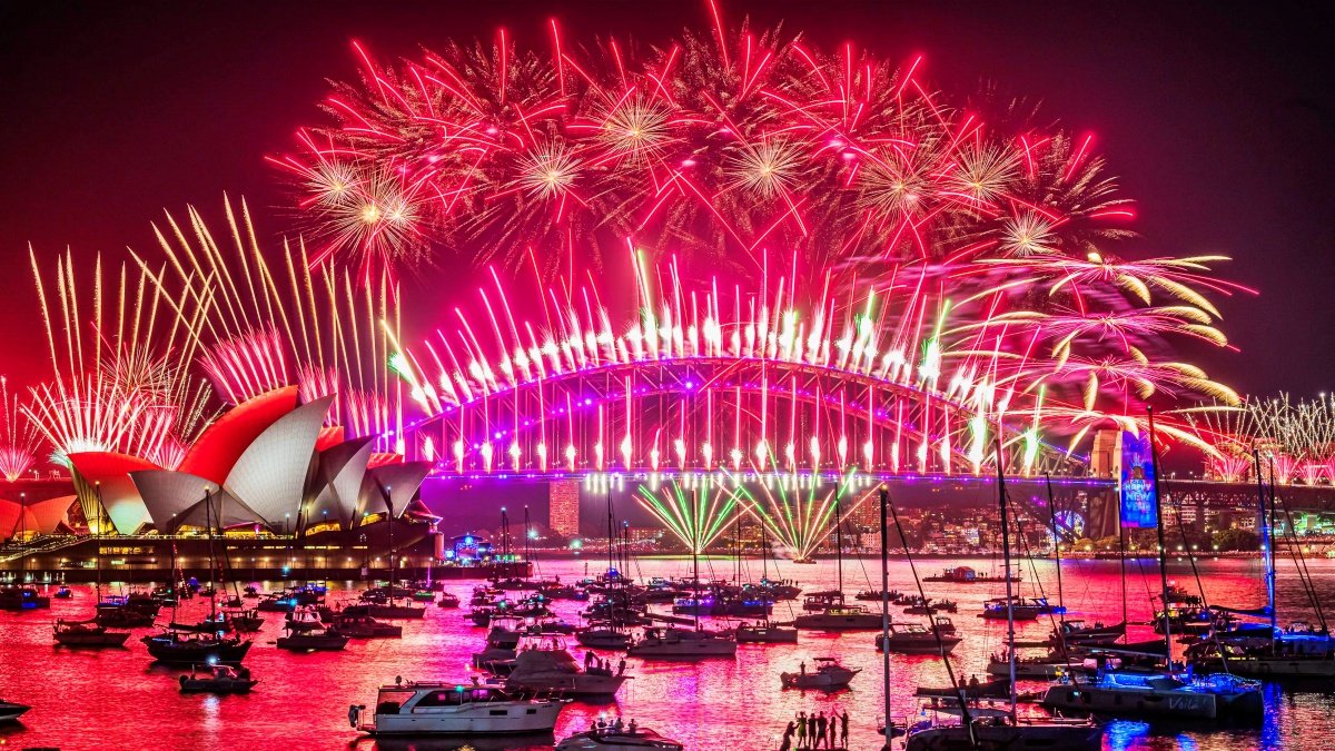 New Year 2024 Lights Up Sydney: Spectacular Fireworks at Opera House Mesmerize Thousands