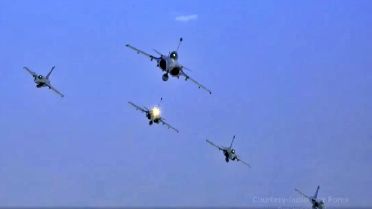 India’s 76th Republic Day Showcases Aerial Might and Cultural Splendor
