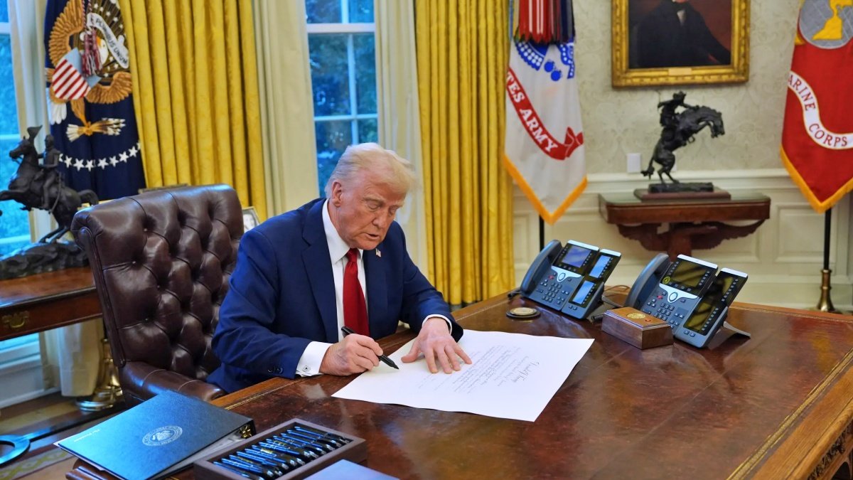 Trump Unveils $5 Million ‘Gold Card’: A New Pathway to U.S. Citizenship for the Ultra-Wealthy
