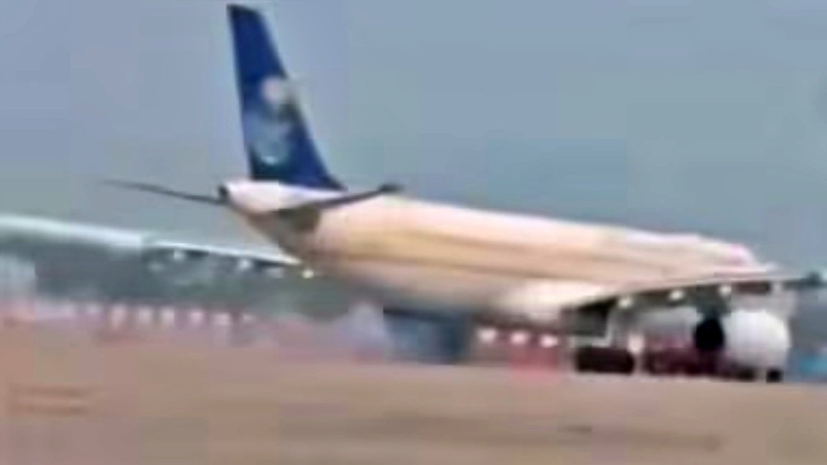 Major Scare at Lucknow Airport: Saudi Airlines Plane Carrying 250 Haj Pilgrims Escapes Disaster