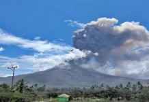 Indonesia’s Lewotobi Laki-Laki Volcano Erupts: 18 km Ash Cloud Forces Mass Evacuation Lewotobi Laki-Laki volcano