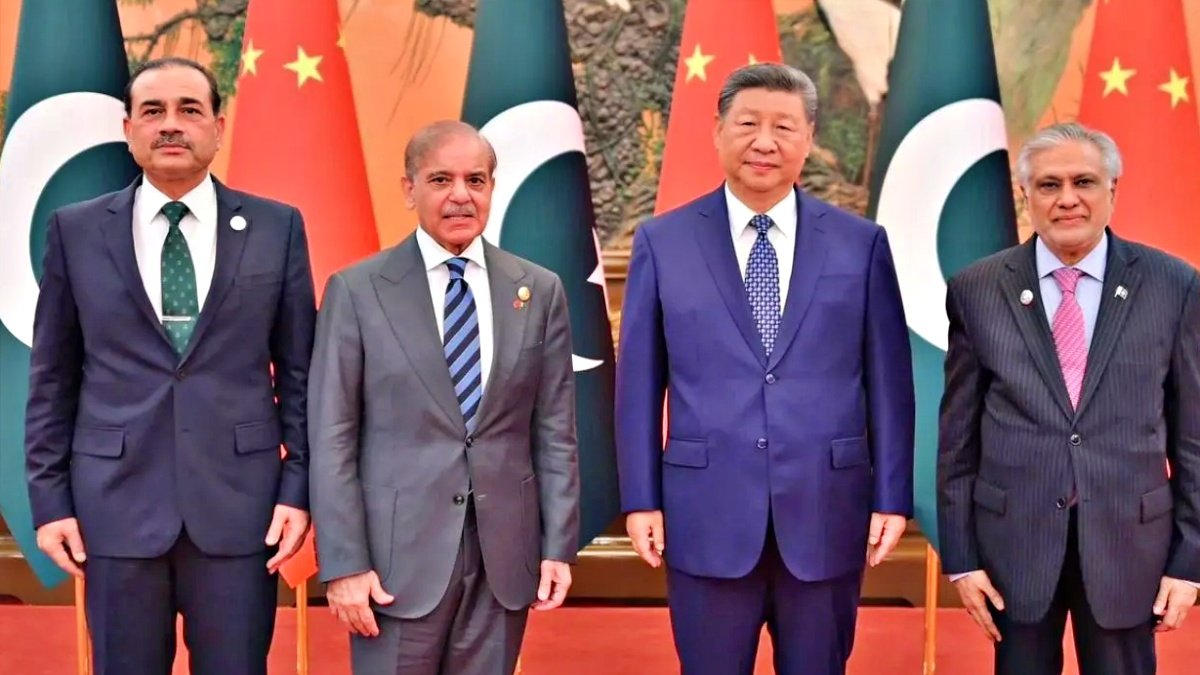 Pakistan’s Power Dynamics on Full Display: Army Chief Asim Munir Overshadows PM at China Summit