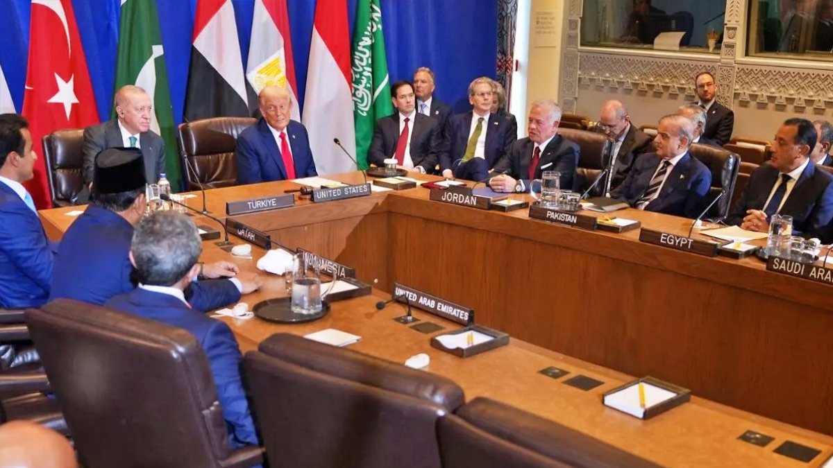 Eight Muslim Nations Welcome Trump’s Historic Gaza Peace Initiative as Hamas Reviews 20-Point Proposal