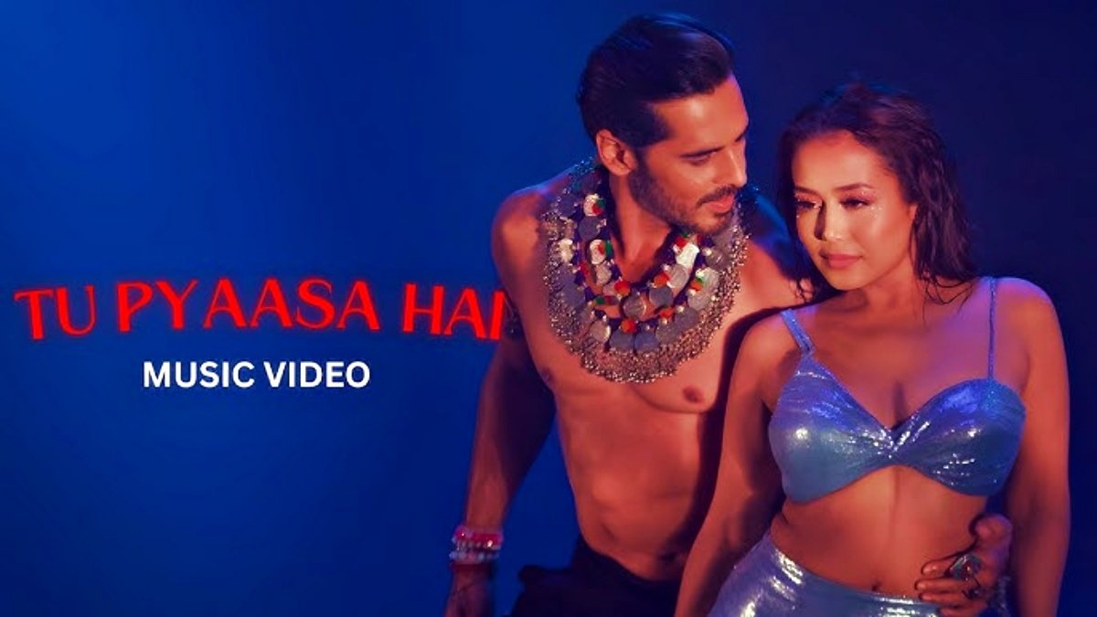 Tu Pyaasa Hai music video