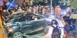 5 Dead as Speeding Car Crushes Pedestrians in Agra 5 Dead as Speeding Car Crushes Pedestrians in Agra