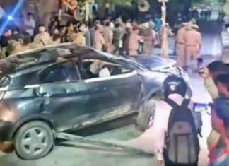 5 Dead as Speeding Car Crushes Pedestrians in Agra 5 Dead as Speeding Car Crushes Pedestrians in Agra