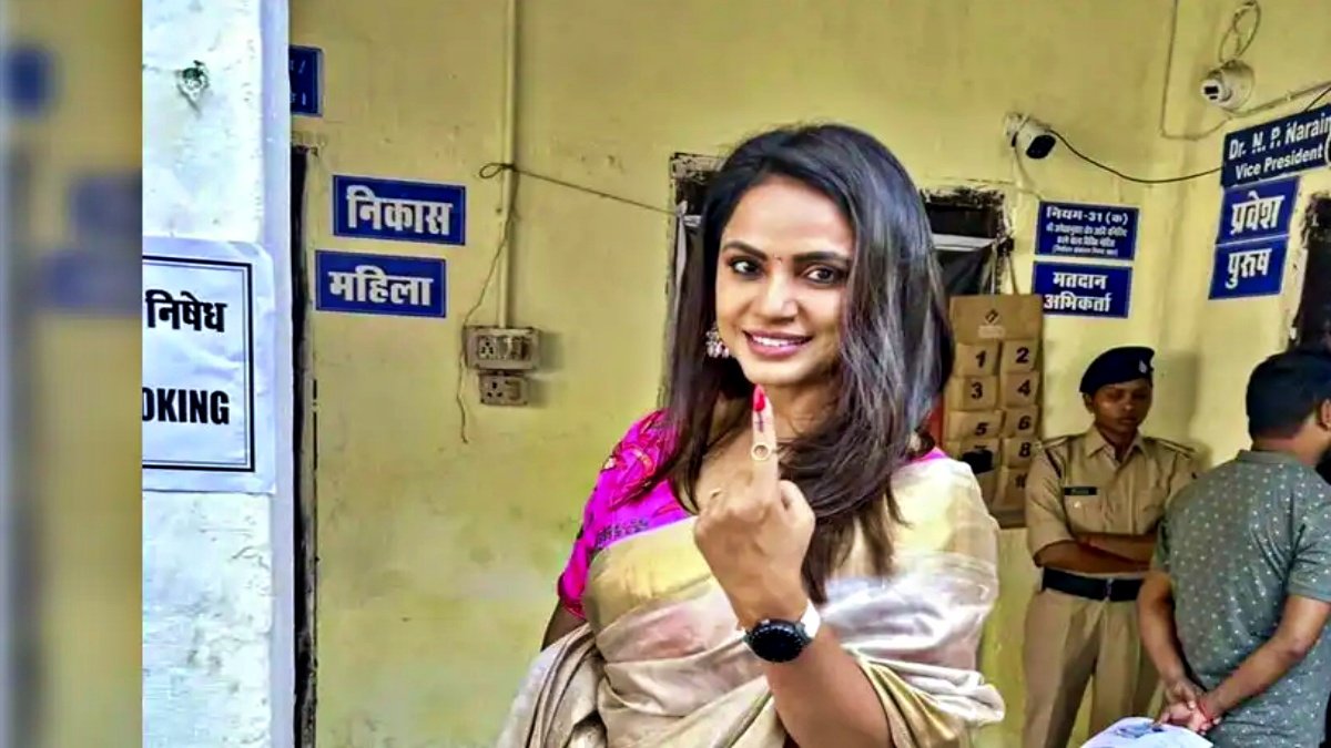 Actress Neetu Chandra Sacked As Bihar Election Icon For Political Comments