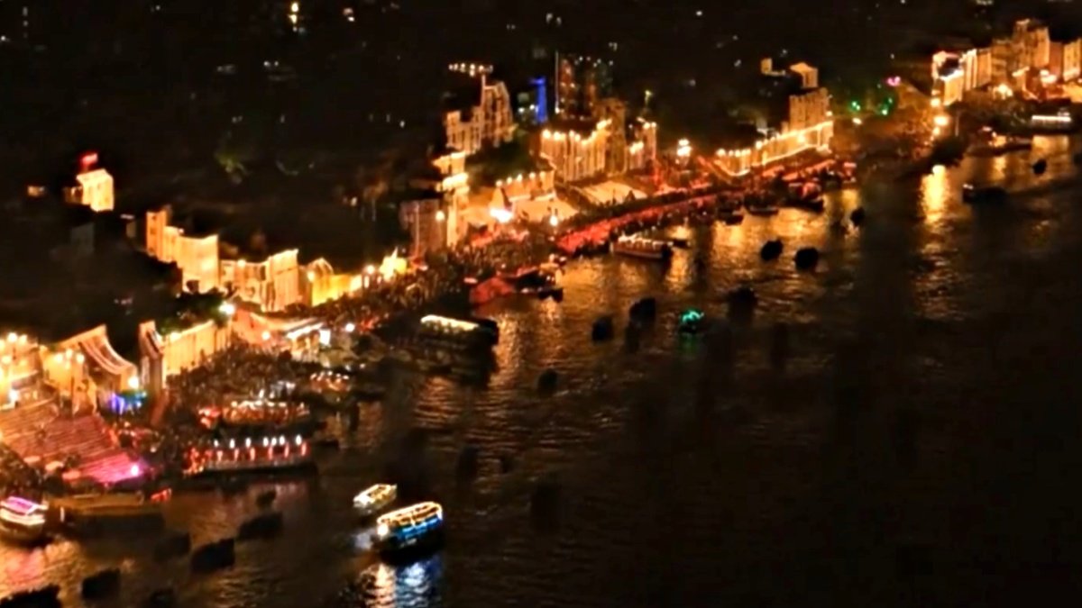 Kashi Bathes in Divine Light: 21+ Lakh Diyas Transform Varanasi into Heaven on Earth