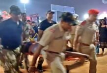 Stampede at Shreya Ghoshal’s Cuttack Concert: 2 Faint as Crowd Goes Out of Control Shreya Ghoshal's Cuttack Concert