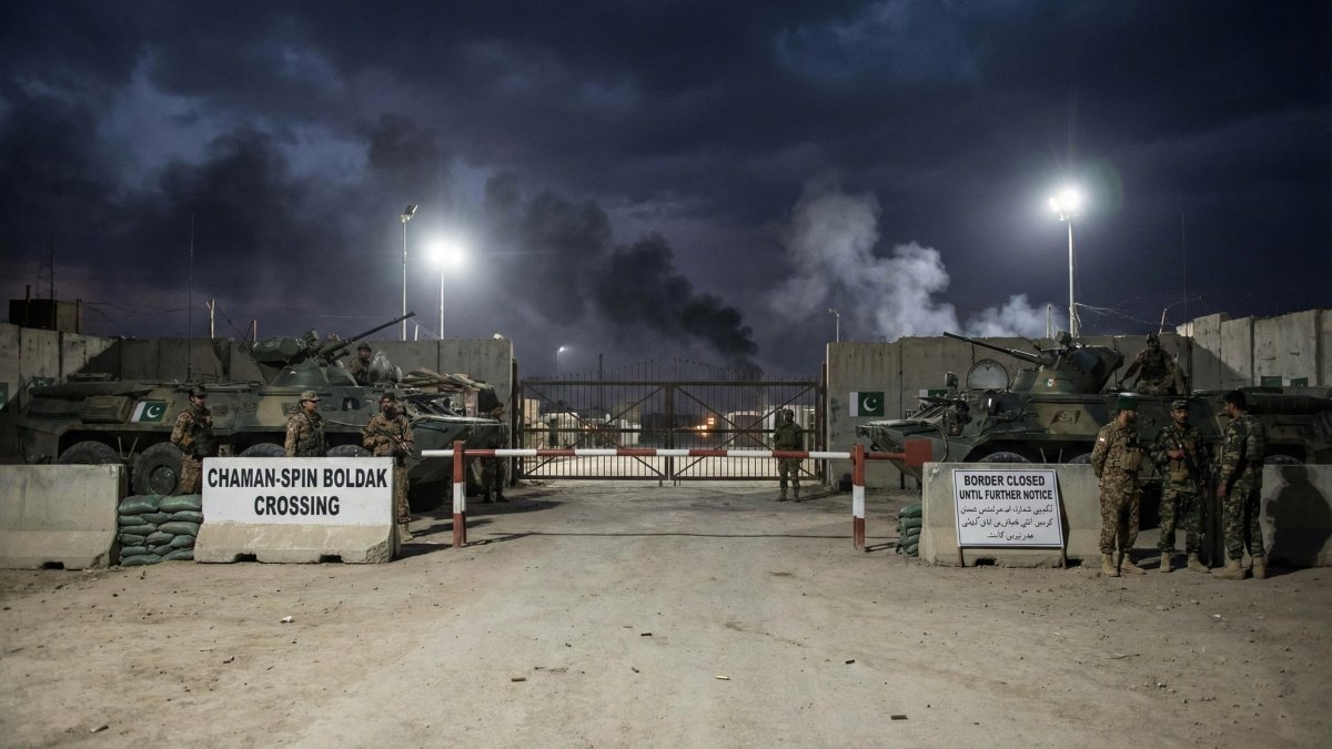 Afghanistan-Pakistan Tensions Escalate, Border Checkpoints Abandoned