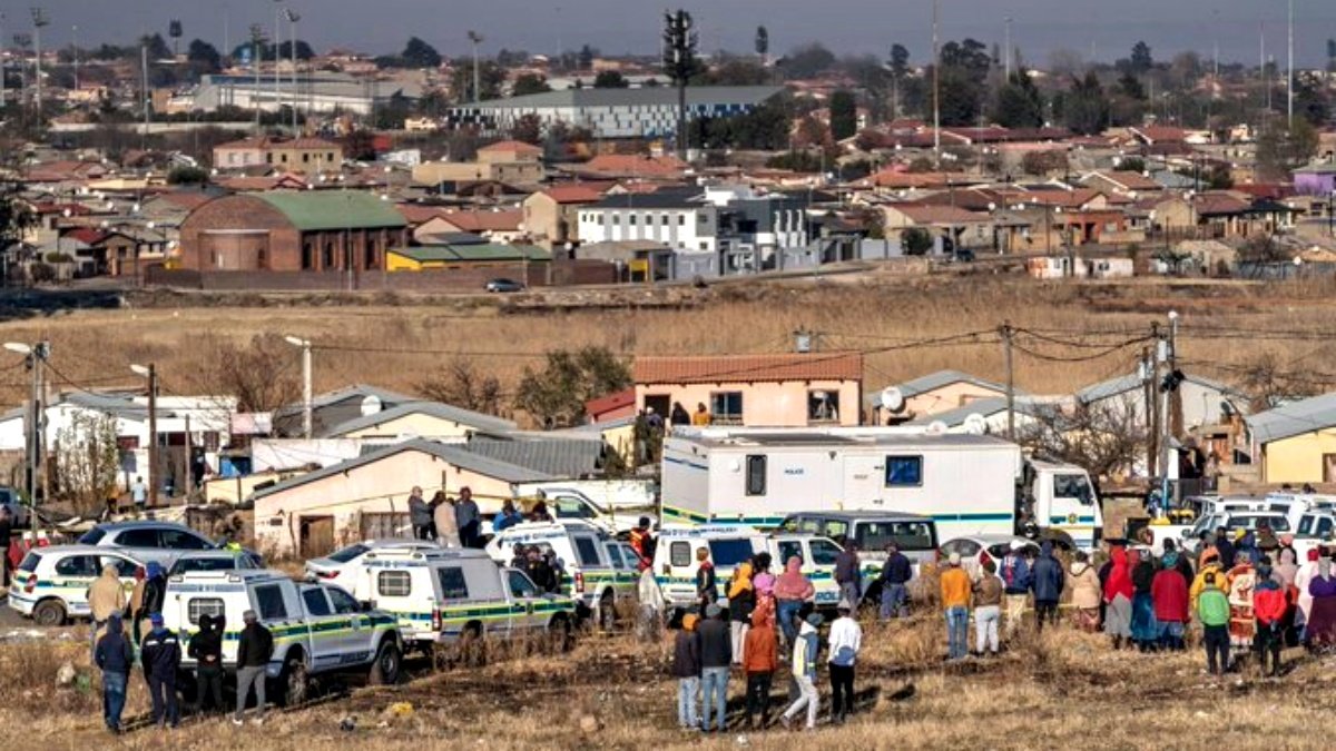 Johannesburg Mass Shooting: 10 Killed in Bekkersdal Tavern Attack