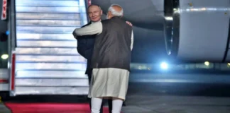 Modi Personally Welcomes Putin at Airport