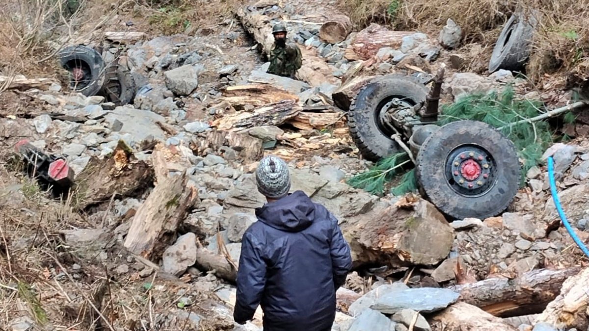 Jammu and Kashmir: Army Vehicle Plunges Into Gorge, 10 Army Soldiers Dead