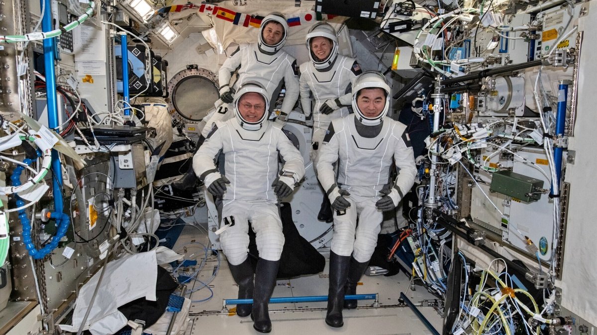 NASA First Medical Evacuation: Astronaut Returns from ISS Early as SpaceX Splashes Down Near San Diego