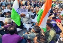 Border Farmers in Arnia Sector Stage Protest