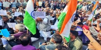 Border Farmers in Arnia Sector Stage Protest