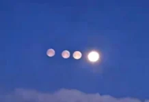 Four Moons' Phenomenon