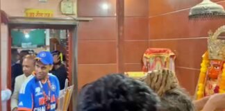 India Heroes Visit Hanuman Temple