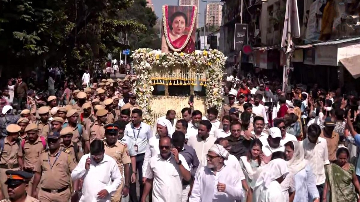 Asha Bhosle Laid to Rest: India Bids Farewell to Its Most Recorded Voice