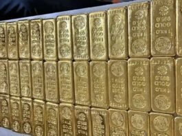 Smuggled Gold at Mumbai Airport.jpg